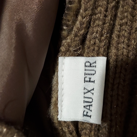 NWOT Women's 89th &Madison Faux Fur Sweater Vest W/Belt  Size M - Picture 6 of 10